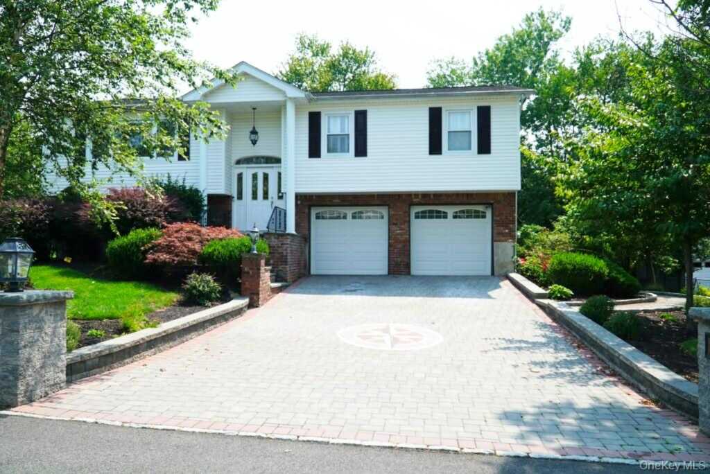 19 Pittsford Way, Nanuet, NY 10954 - Photo 2 of 34