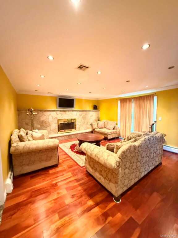 19 Pittsford Way, Nanuet, NY 10954 - Photo 20 of 34