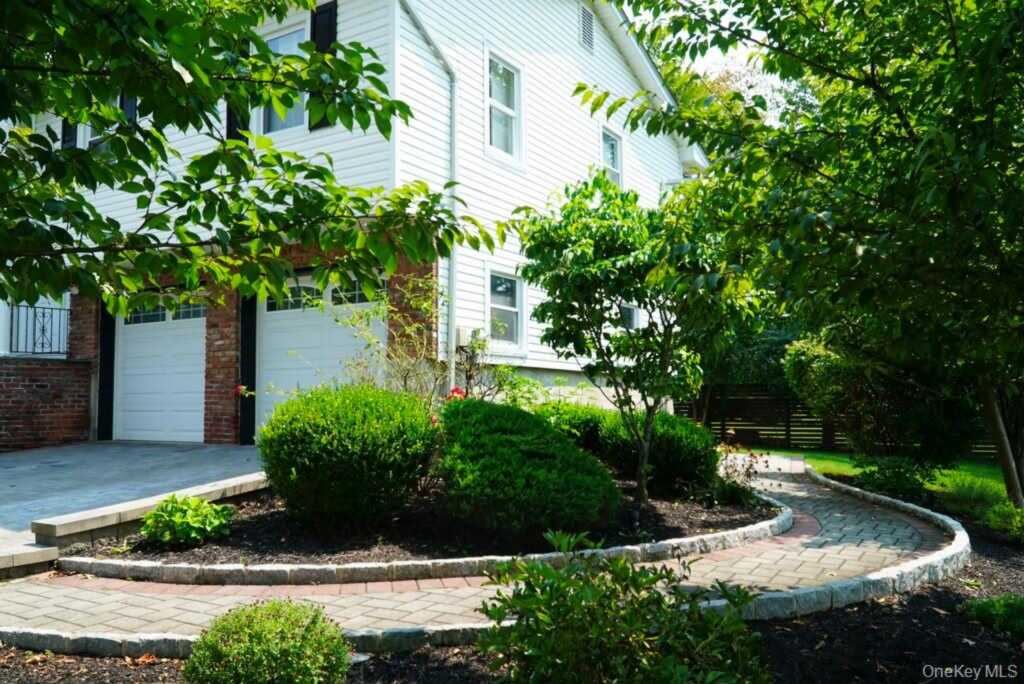 19 Pittsford Way, Nanuet, NY 10954 - Photo 3 of 34