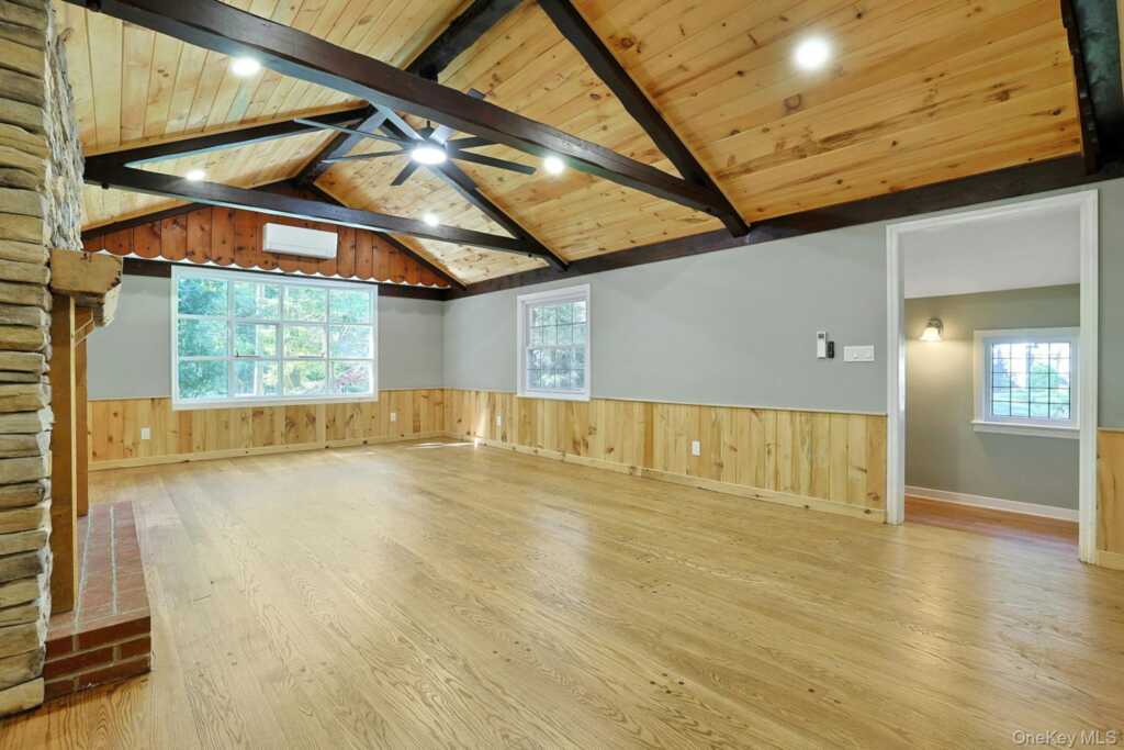556 Babbling Brook Lane, Valley Cottage, NY 10989 - Photo 10 of 50