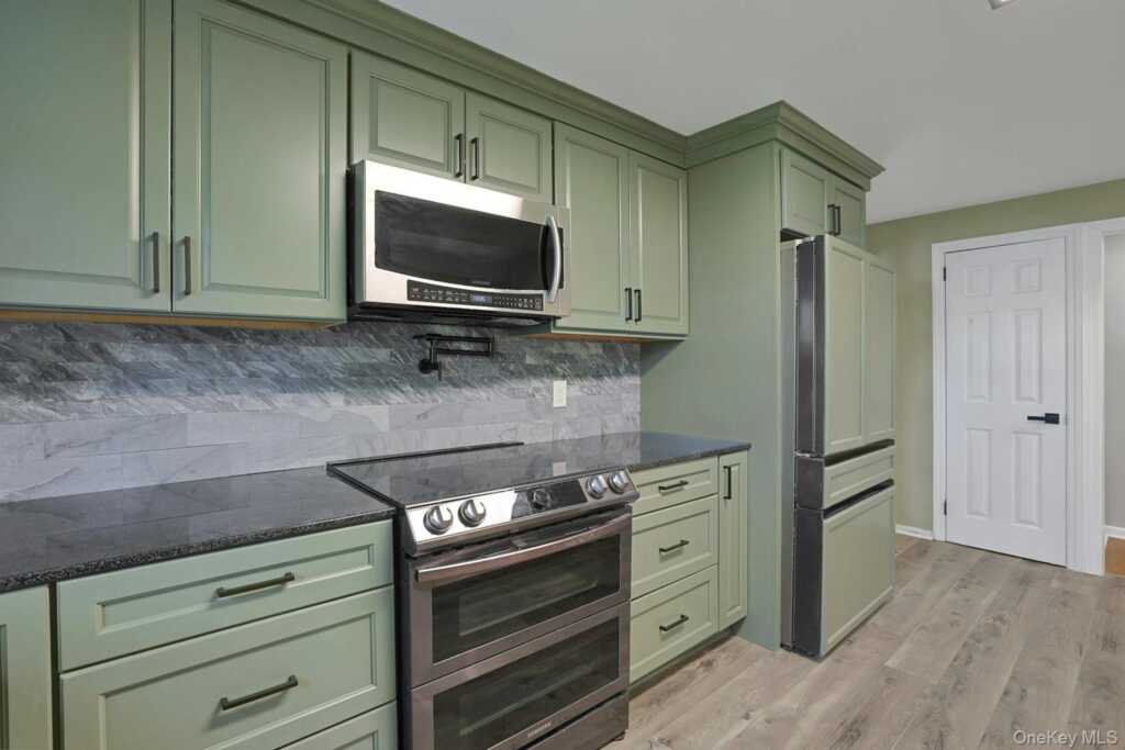 556 Babbling Brook Lane, Valley Cottage, NY 10989 - Photo 16 of 50