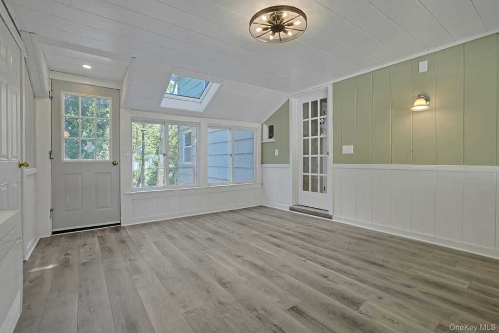 556 Babbling Brook Lane, Valley Cottage, NY 10989 - Photo 18 of 50