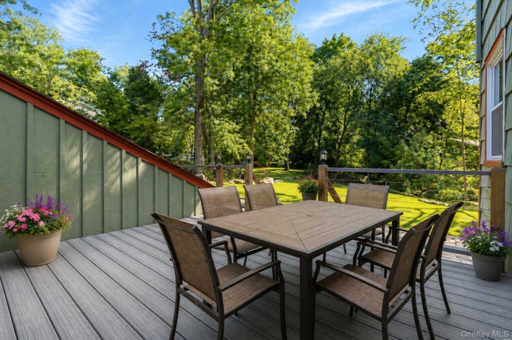 556 Babbling Brook Lane, Valley Cottage, NY 10989 - Photo 21 of 50