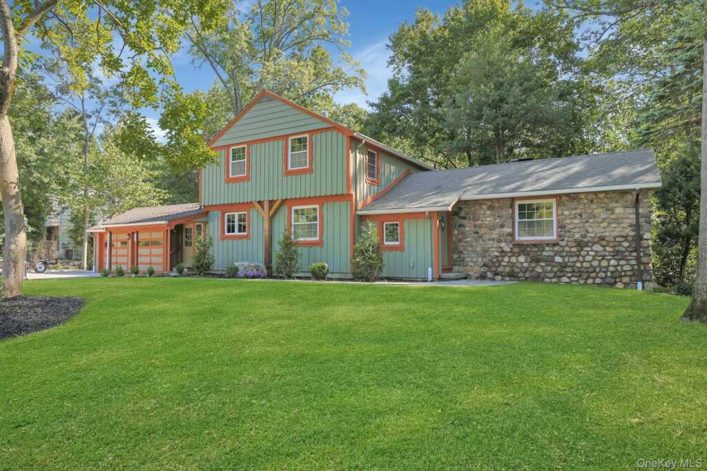 556 Babbling Brook Lane, Valley Cottage, NY 10989 - Photo 3 of 50