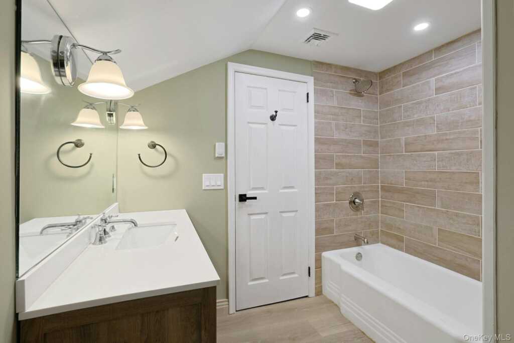 556 Babbling Brook Lane, Valley Cottage, NY 10989 - Photo 33 of 50