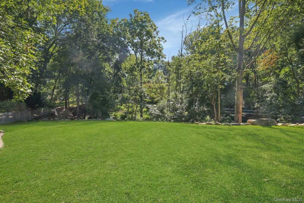 556 Babbling Brook Lane, Valley Cottage, NY 10989 - Photo 46 of 50