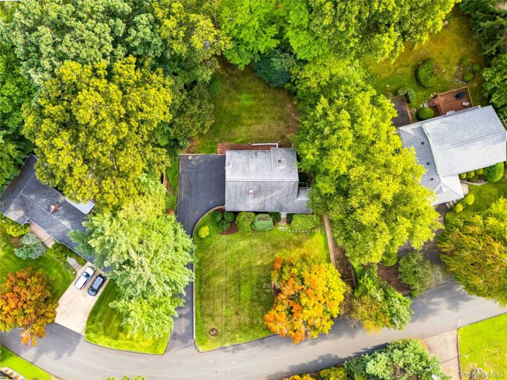 31 Briarwood Drive, New City, NY 10956 - Photo 4 of 45