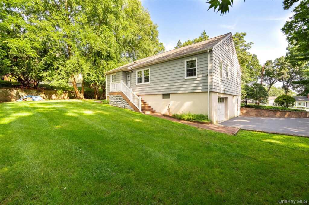 31 Briarwood Drive, New City, NY 10956 - Photo 6 of 45