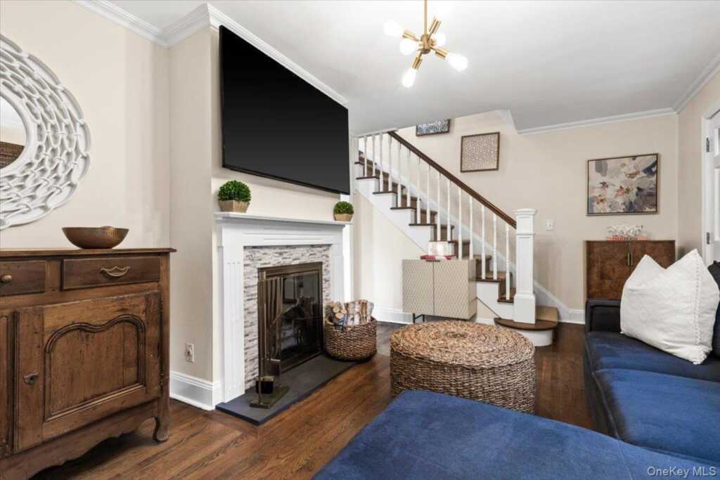14 Fernwood Avenue, Rye, NY 10580 - Photo 2 of 17