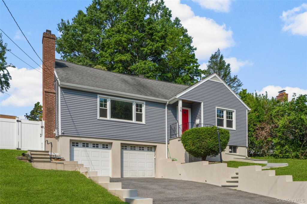 36 Pilgrim Drive, Rye, NY 10573 - Photo 2 of 33