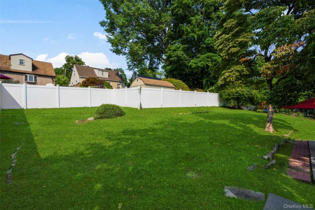 36 Pilgrim Drive, Rye, NY 10573 - Photo 24 of 33