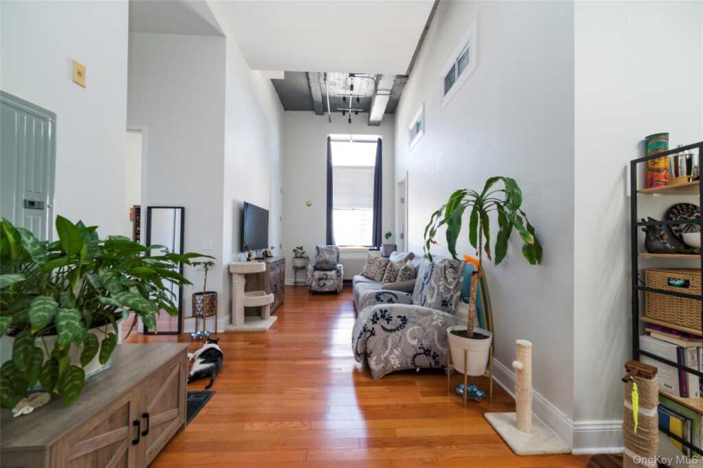 25 Leroy Place, Unit #501, New Rochelle, NY 10805 - Photo 3 of 16