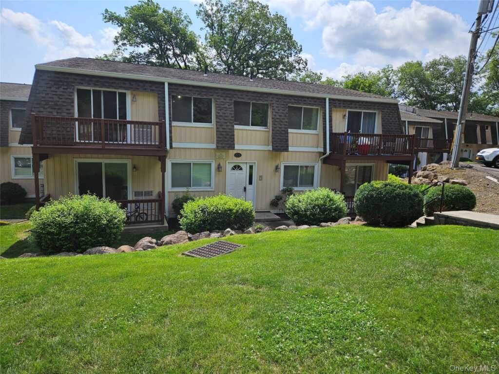 18 Pavilion Ridge Way, Unit #7, Suffern, NY 10901