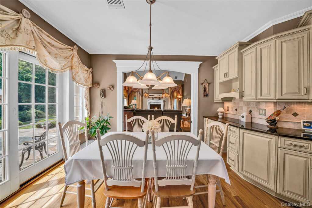 12 Stone Meadow Lane, Suffern, NY 10901 - Photo 10 of 35