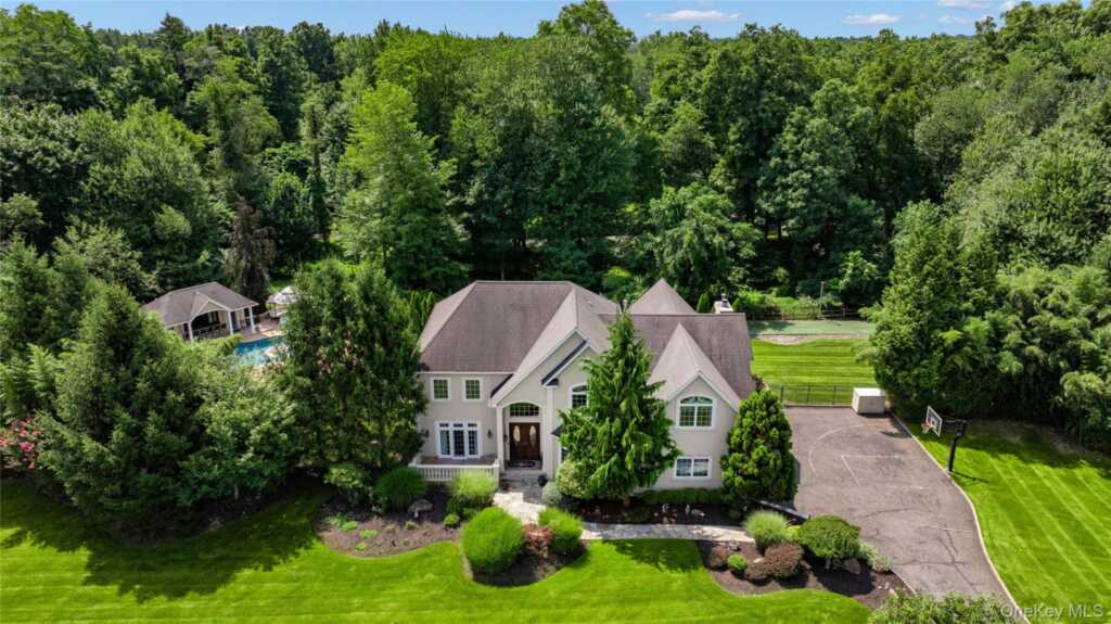 12 Stone Meadow Lane, Suffern, NY 10901 - Photo 3 of 35