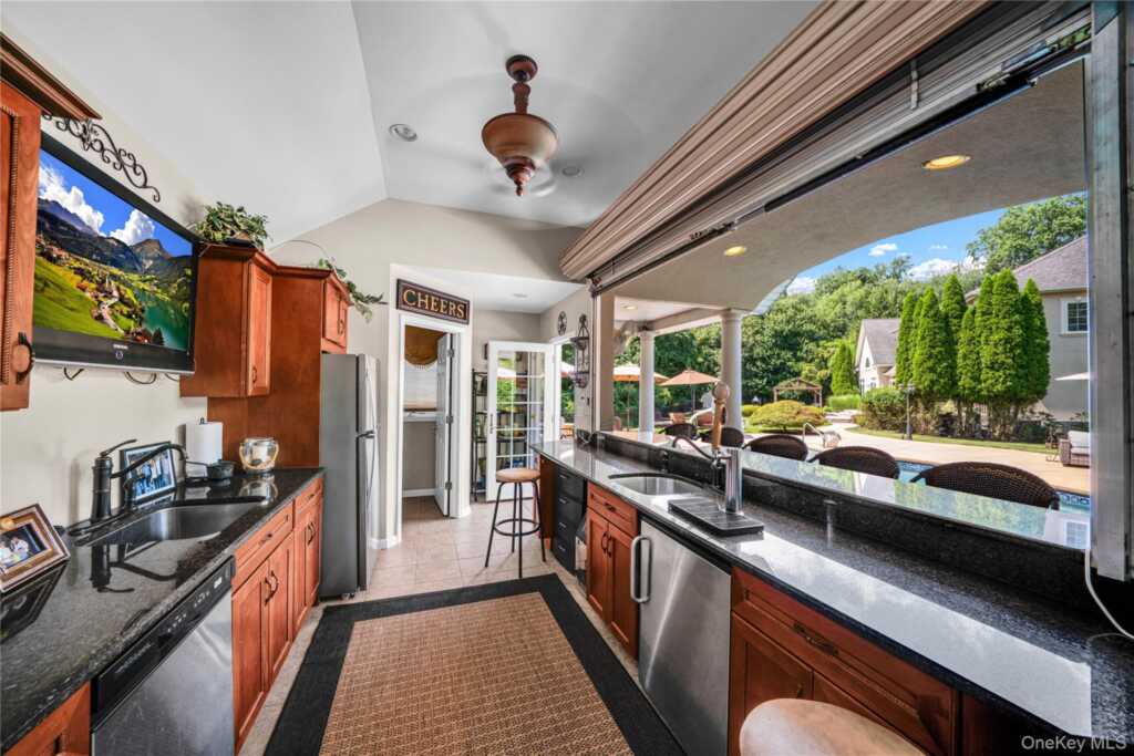 12 Stone Meadow Lane, Suffern, NY 10901 - Photo 30 of 35
