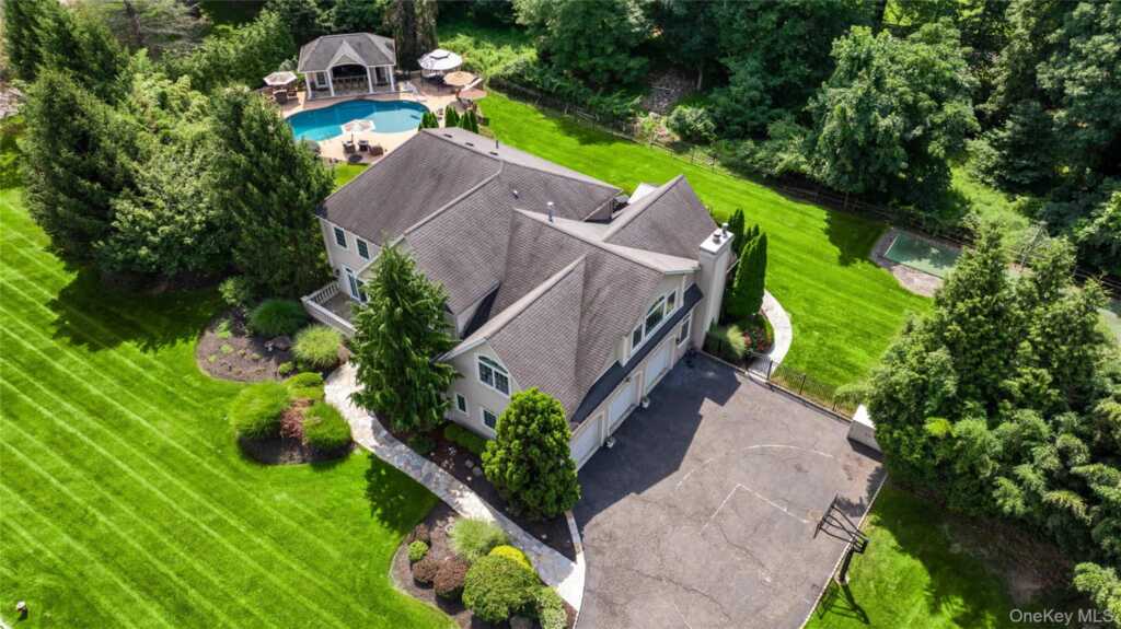 12 Stone Meadow Lane, Suffern, NY 10901 - Photo 33 of 35