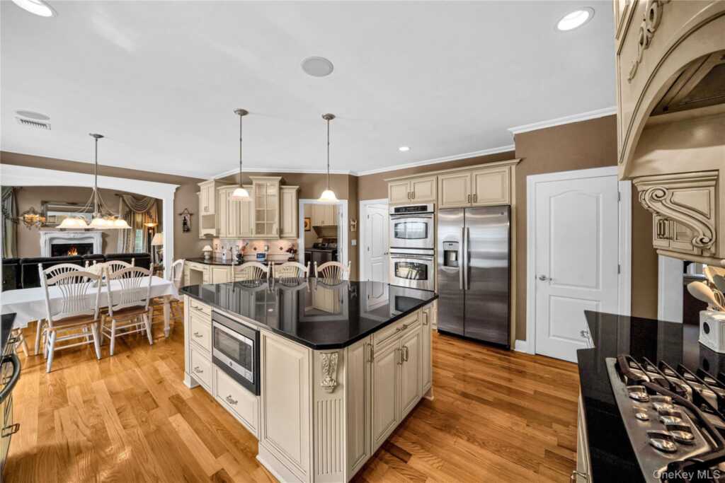 12 Stone Meadow Lane, Suffern, NY 10901 - Photo 8 of 35