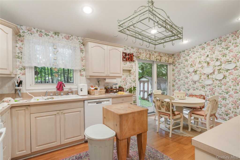 29 Fay Road, New City, NY 10956 - Photo 13 of 41