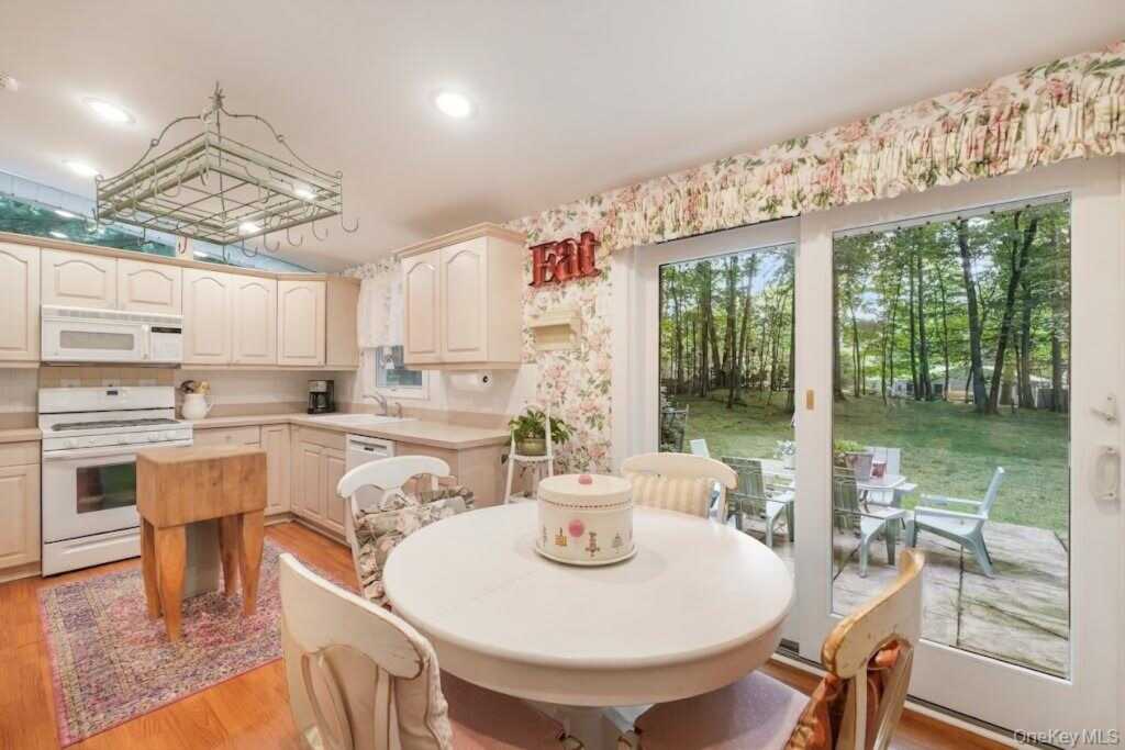 29 Fay Road, New City, NY 10956 - Photo 14 of 41