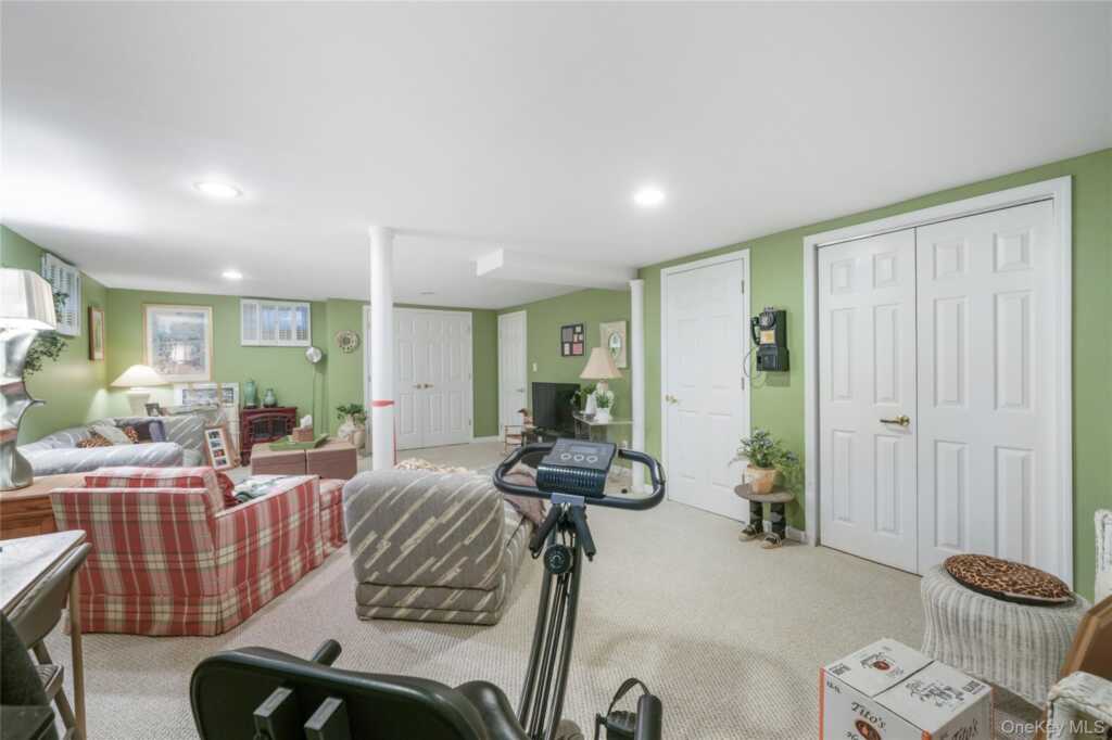 29 Fay Road, New City, NY 10956 - Photo 28 of 41