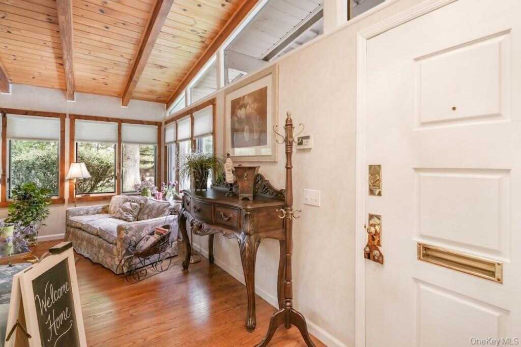 29 Fay Road, New City, NY 10956 - Photo 3 of 41