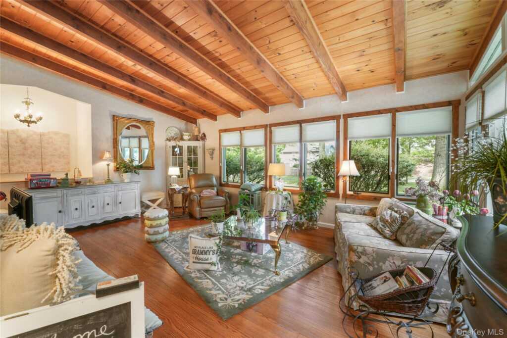 29 Fay Road, New City, NY 10956 - Photo 4 of 41