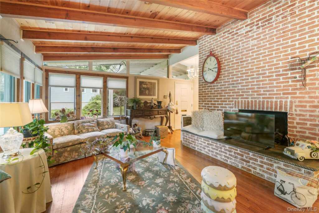 29 Fay Road, New City, NY 10956 - Photo 6 of 41