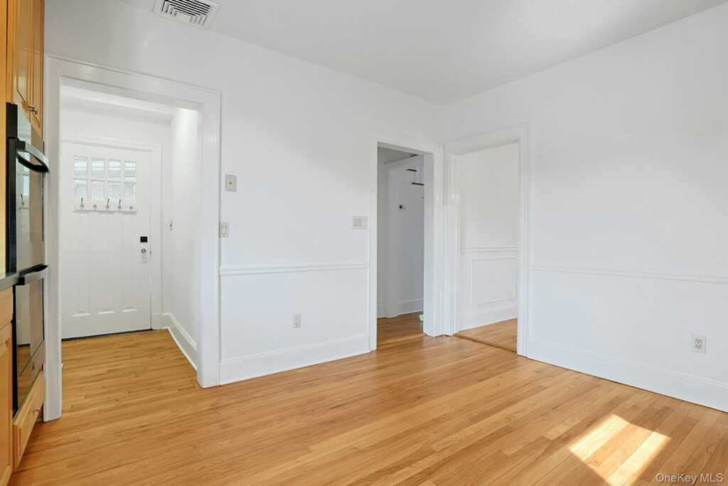 54 Bowman Avenue, Rye, NY 10573 - Photo 15 of 32