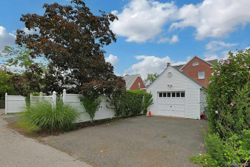 54 Bowman Avenue, Rye, NY 10573 - Photo 26 of 32