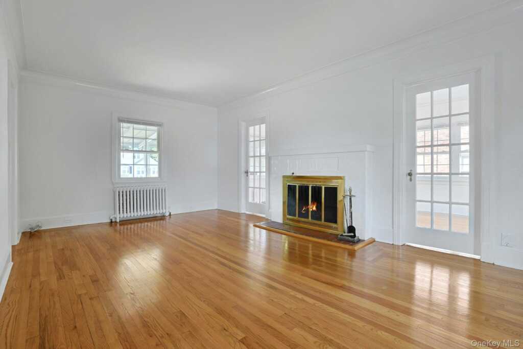 54 Bowman Avenue, Rye, NY 10573 - Photo 5 of 32