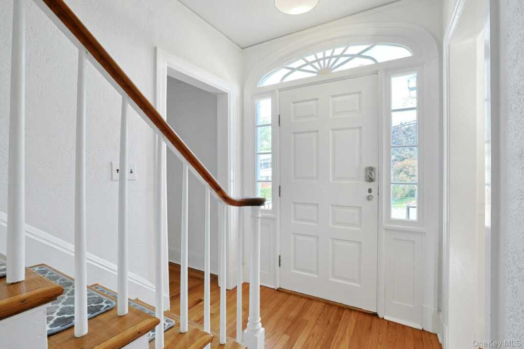 54 Bowman Avenue, Rye, NY 10573 - Photo 6 of 32