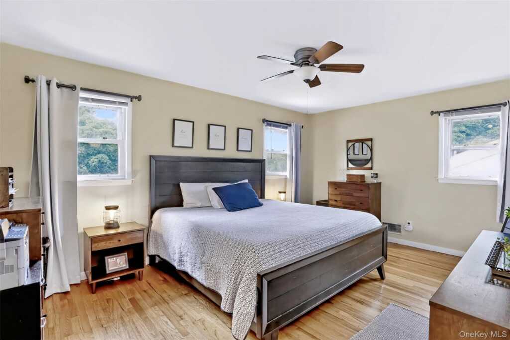 11 Crestwood Drive, Suffern, NY 10901 - Photo 13 of 50