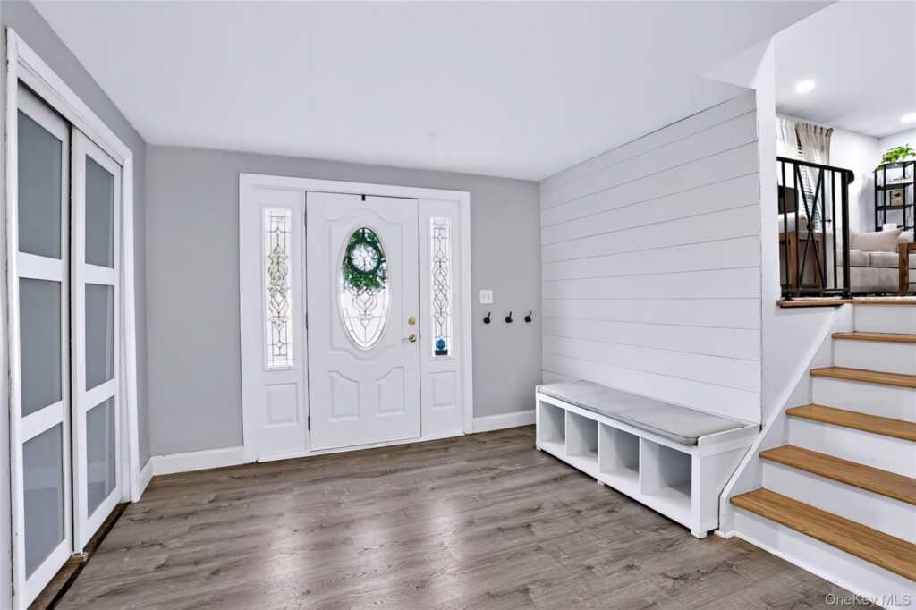 11 Crestwood Drive, Suffern, NY 10901 - Photo 5 of 50