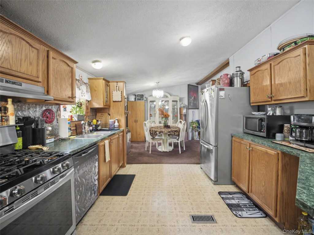 6 Hopf, Nanuet, NY 10954 - Photo 18 of 35