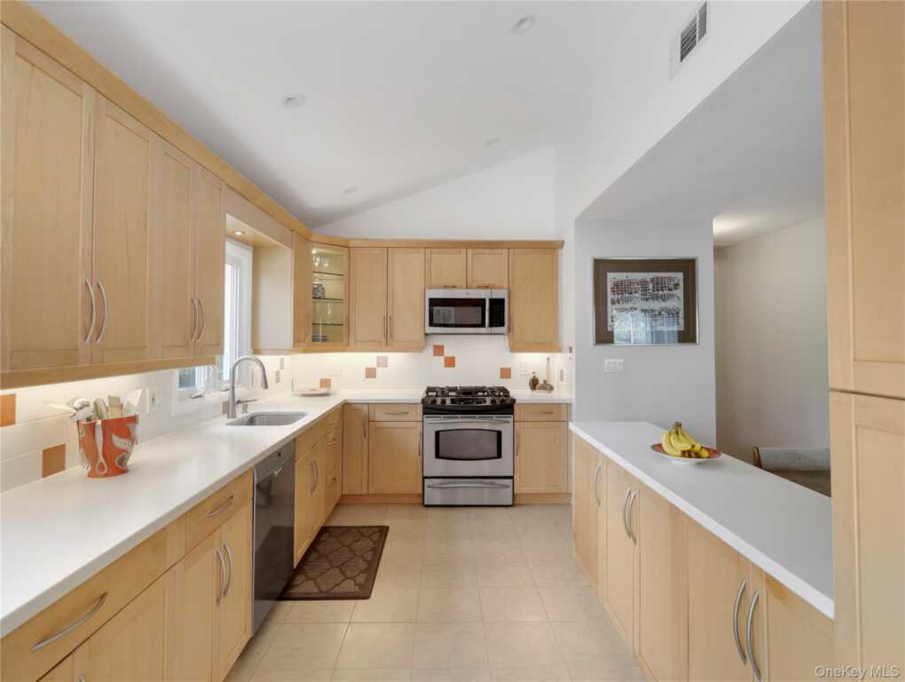 27 Eldor Avenue, New City, NY 10956 - Photo 17 of 46