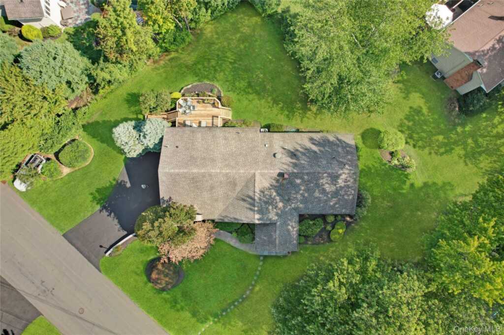 27 Eldor Avenue, New City, NY 10956 - Photo 4 of 46