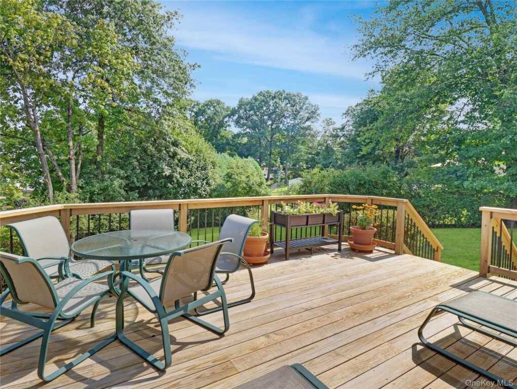 27 Eldor Avenue, New City, NY 10956 - Photo 6 of 46
