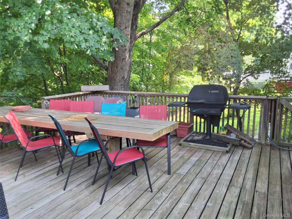 6 Strathmore Drive, New City, NY 10956 - Photo 25 of 31
