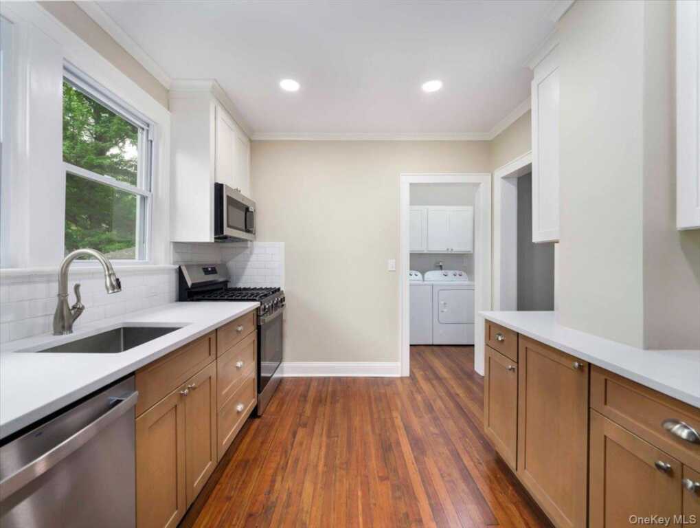 121 Clinton Avenue, Nyack, NY 10960 - Photo 10 of 20