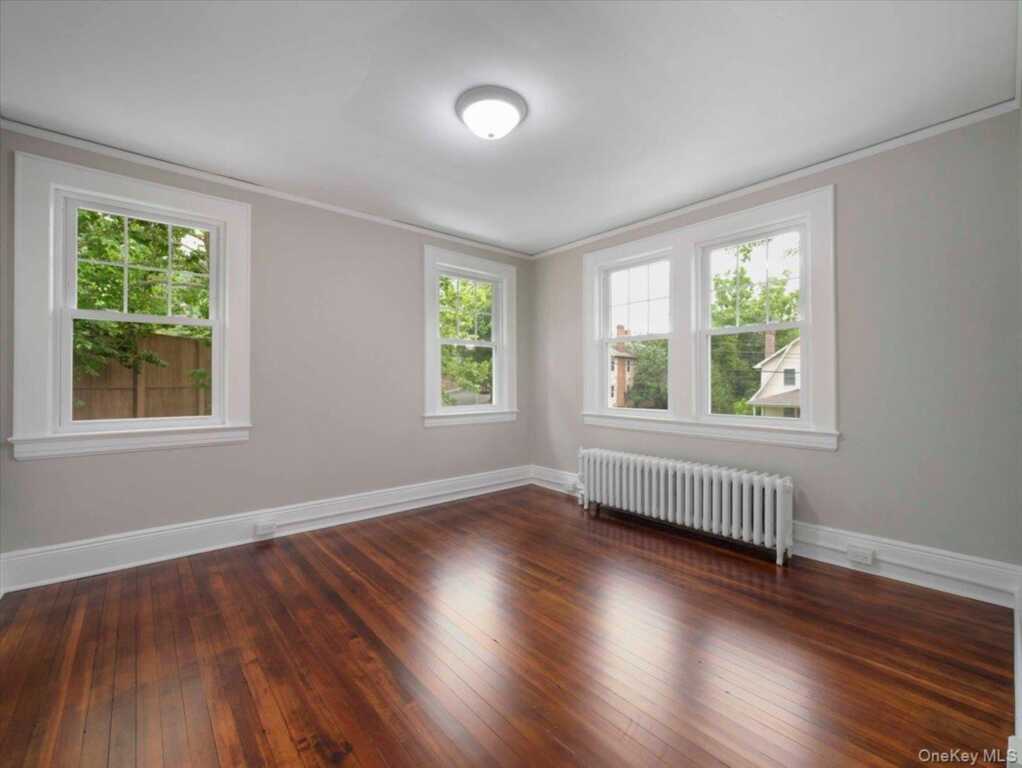 121 Clinton Avenue, Nyack, NY 10960 - Photo 15 of 20