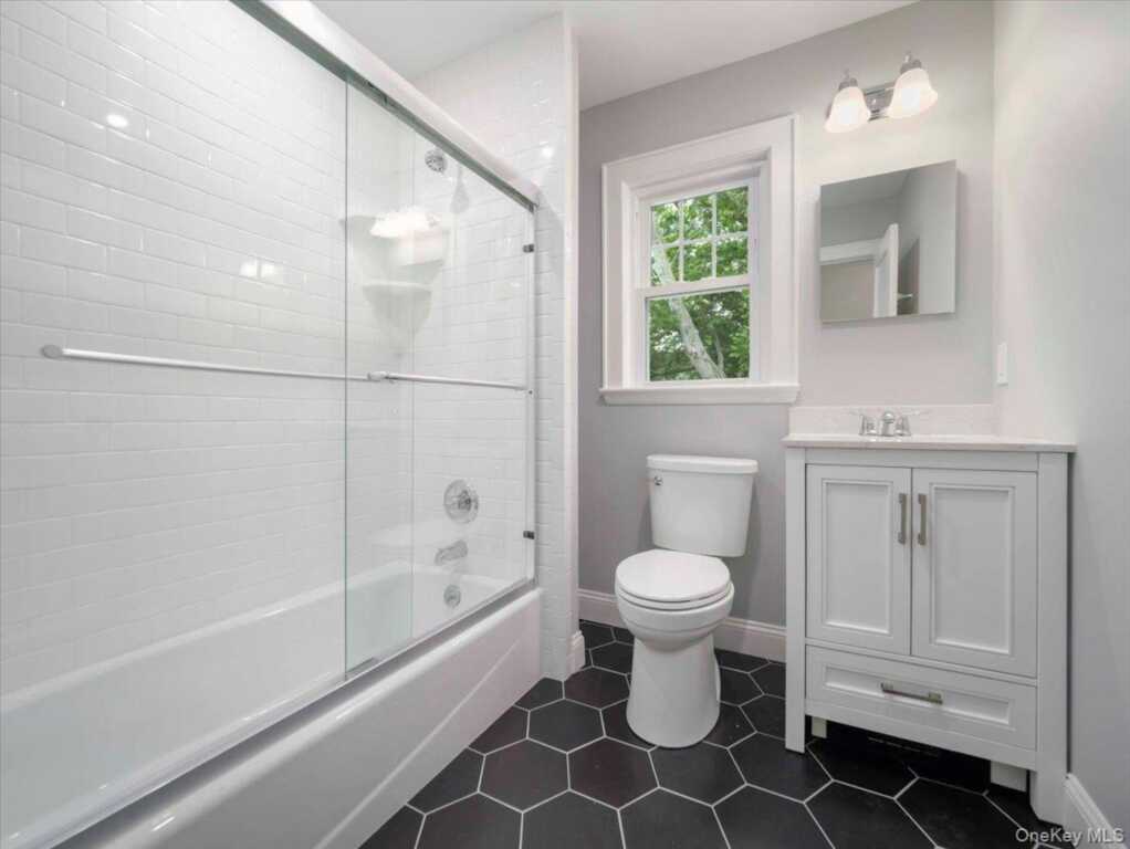 121 Clinton Avenue, Nyack, NY 10960 - Photo 18 of 20