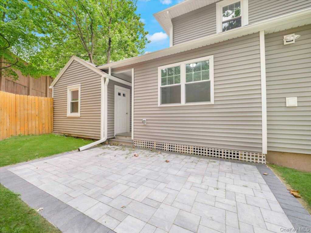 121 Clinton Avenue, Nyack, NY 10960 - Photo 19 of 20
