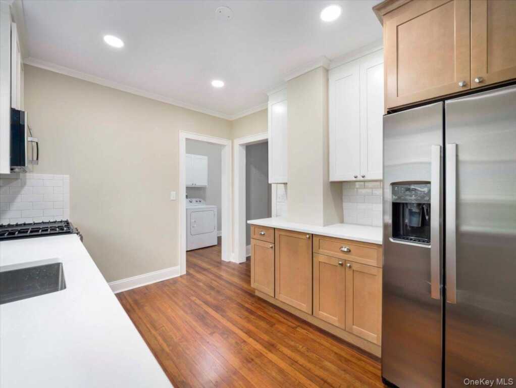 121 Clinton Avenue, Nyack, NY 10960 - Photo 9 of 20