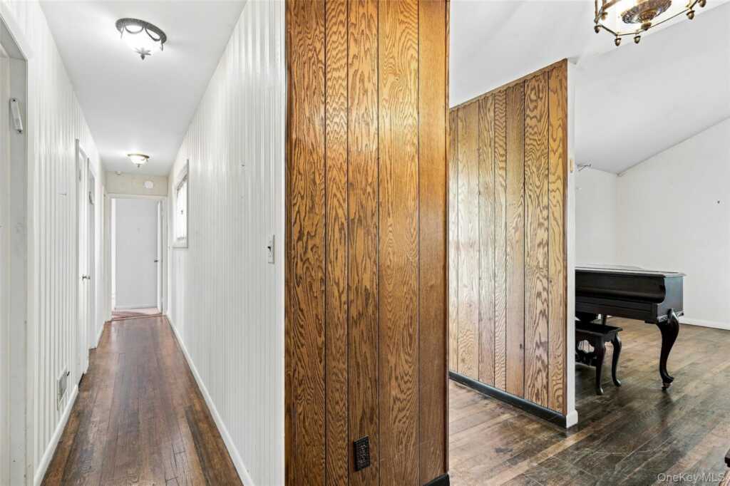 7 Overhill Road, New Rochelle, NY 10804 - Photo 12 of 34