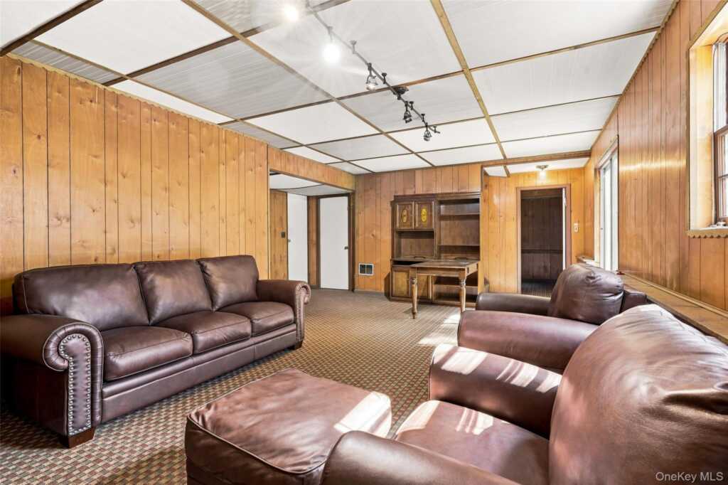 7 Overhill Road, New Rochelle, NY 10804 - Photo 25 of 34