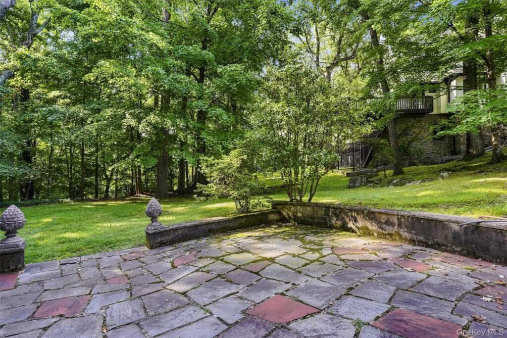 7 Overhill Road, New Rochelle, NY 10804 - Photo 28 of 34