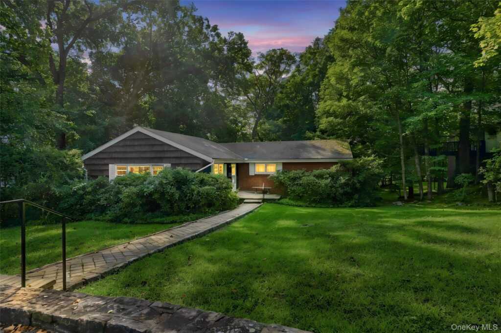 7 Overhill Road, New Rochelle, NY 10804 - Photo 31 of 34