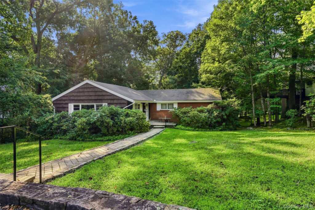 7 Overhill Road, New Rochelle, NY 10804 - Photo 32 of 34