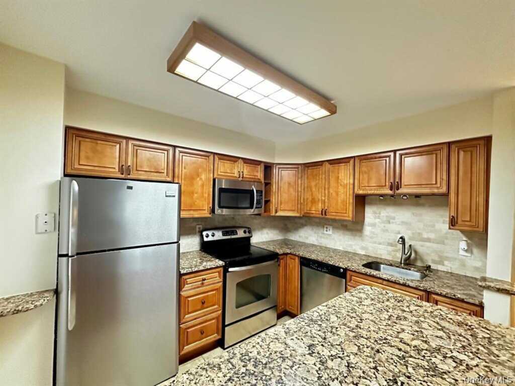 183 Sierra Vista Lane, Valley Cottage, NY 10989 - Photo 3 of 9